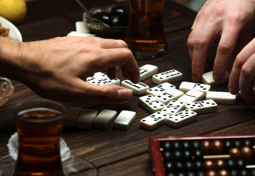 How to Play Dominoes